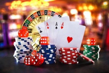 Comparison of slots 777 app interface on Android and iOS devices